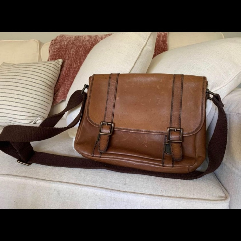 FOSSIL Brown Leather Crossbody Messenger Bag